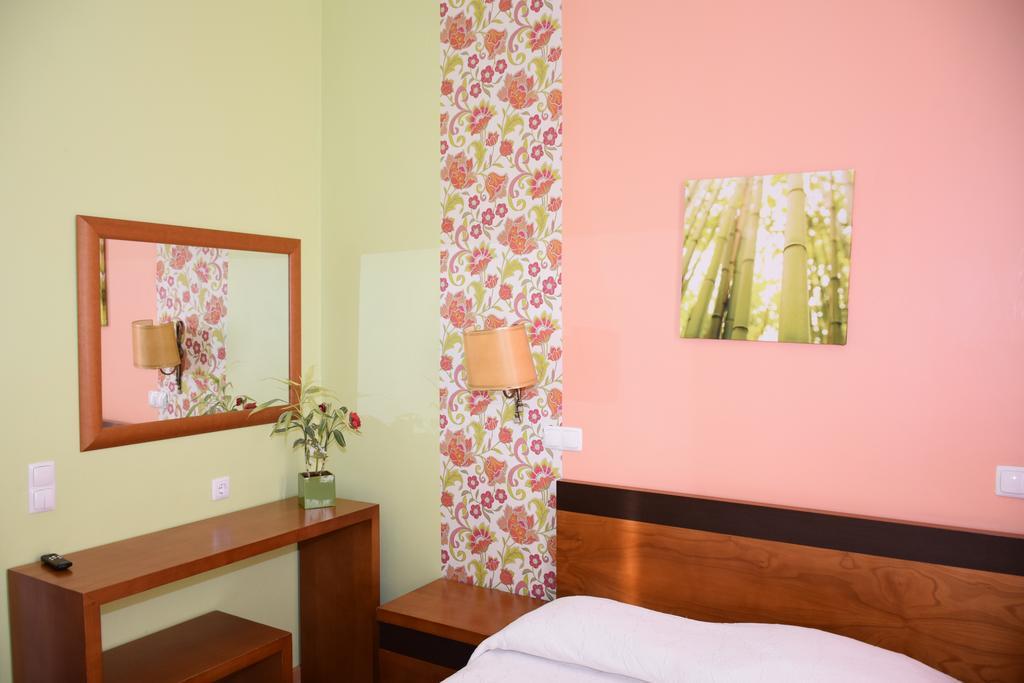 Pensao Flor Da Baixa Hotel Lisbon Exterior photo