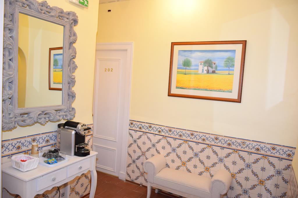Pensao Flor Da Baixa Hotel Lisbon Exterior photo