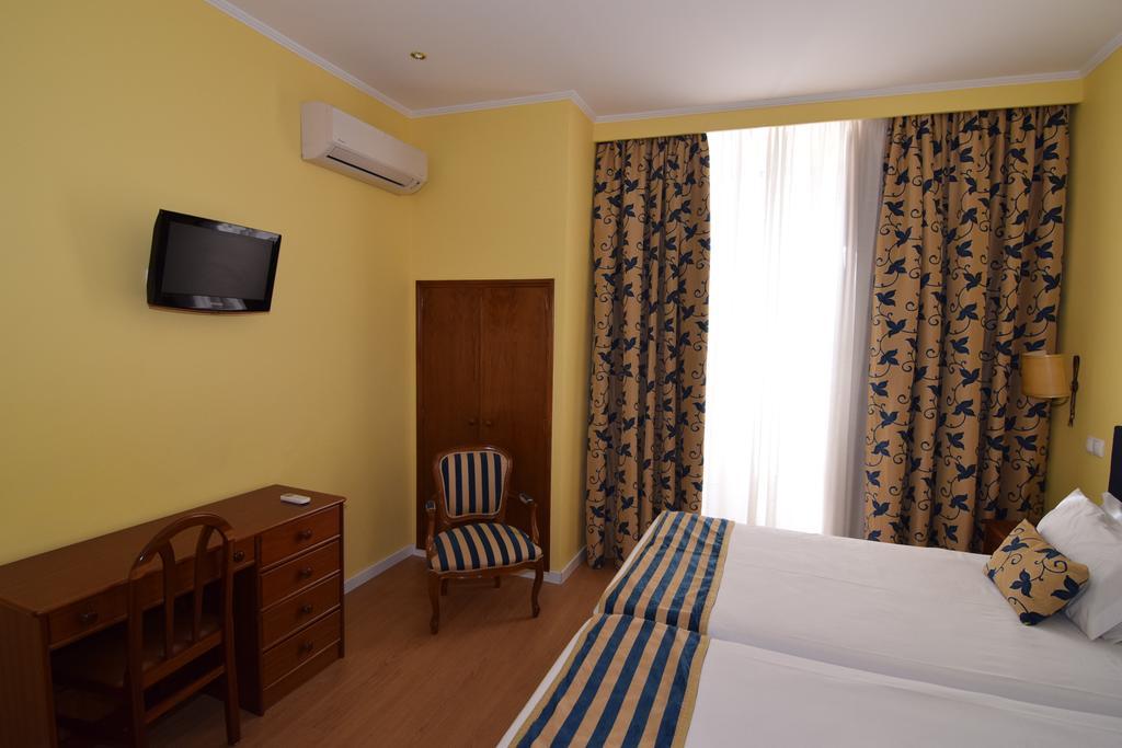 Pensao Flor Da Baixa Hotel Lisbon Exterior photo